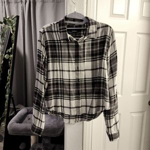 Cropped Flannel Black and White